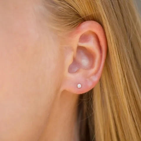 2,5 mm rond helix piercing in 9 karaat goud met zirkoon