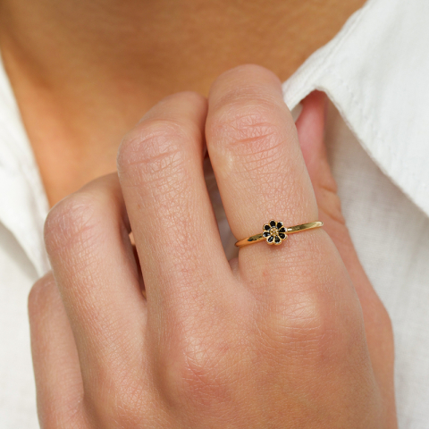 5 mm margriet zwart ring in verguld sterlingzilver