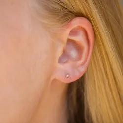 2,5 mm bolletje helix piercing in 9 karaat goud